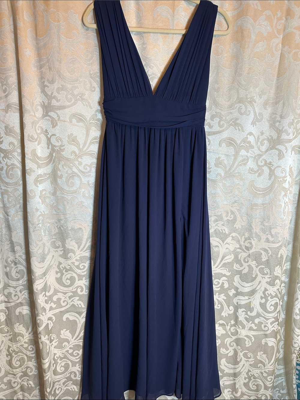 Lulu's Navy V-Neck Pleated Formal Maxi Dress